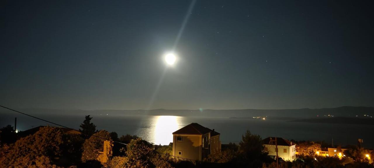 Apartman Bernardica Bol Exterior foto